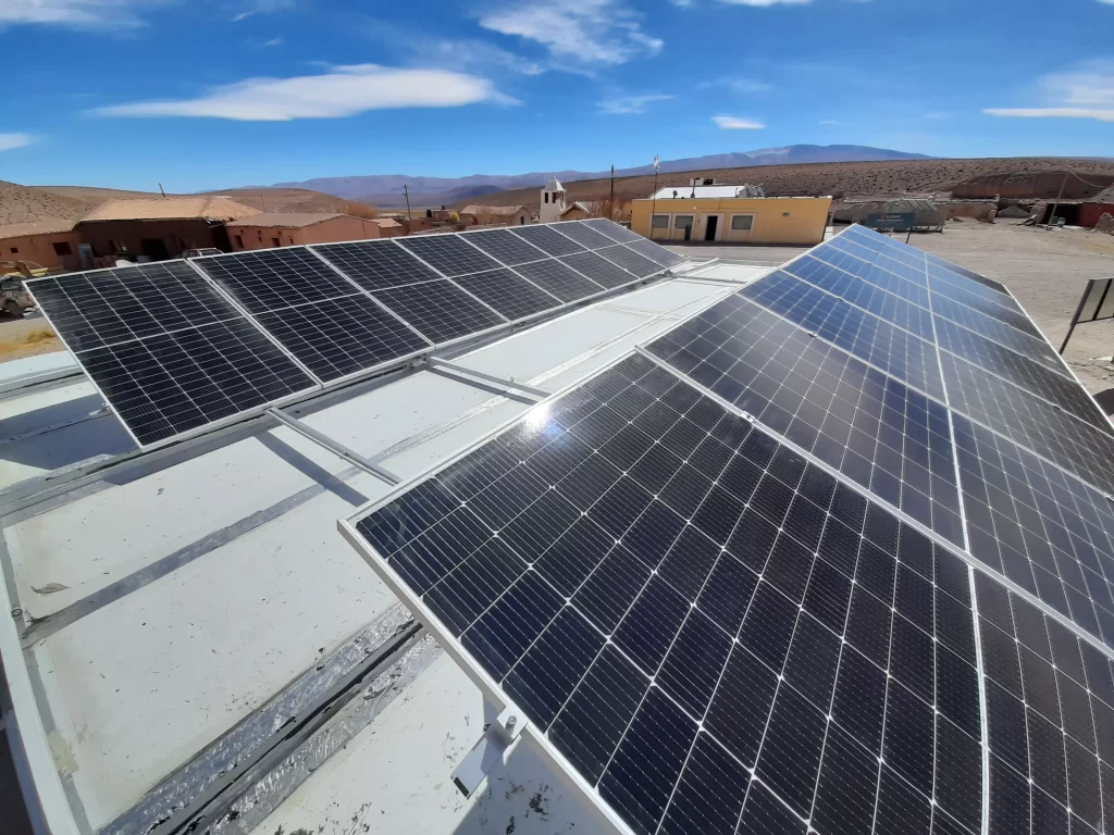Placas fotovoltaicas de recoleccion solar para la generación de energía en industrias y comercios