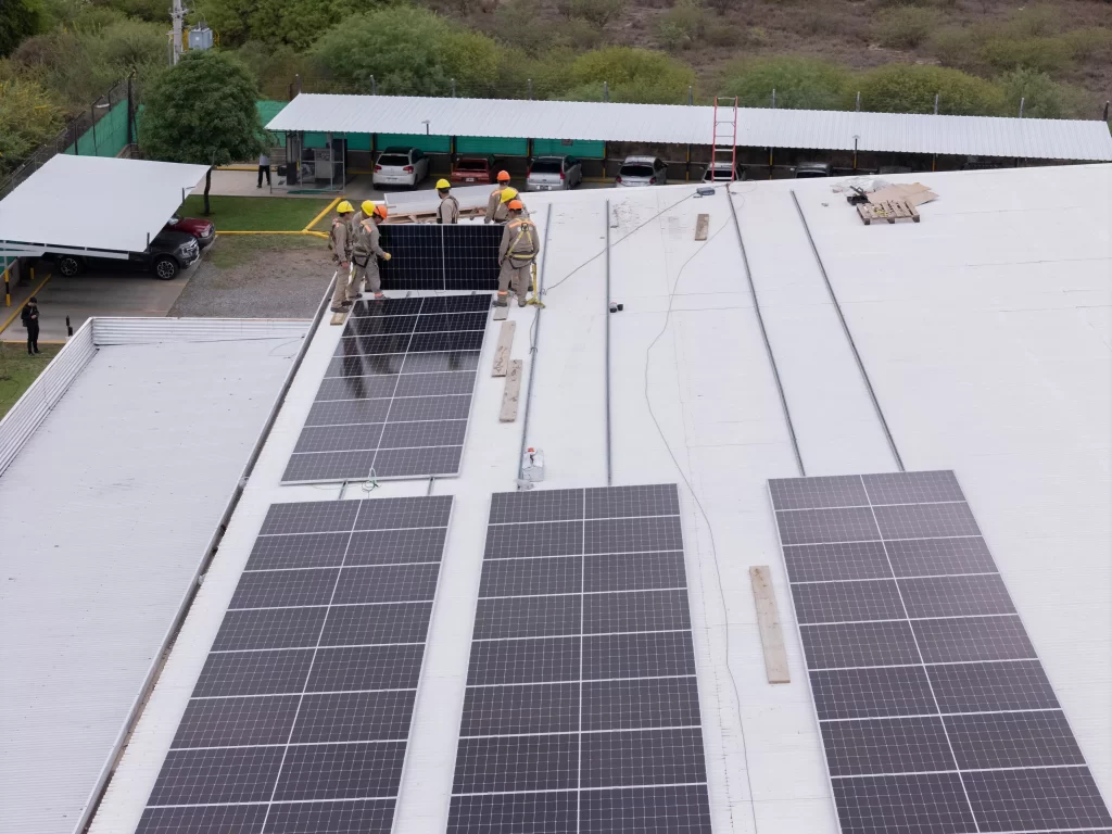 Placas fotovoltaicas de recoleccion solar para la generación de energía en industrias y comercios